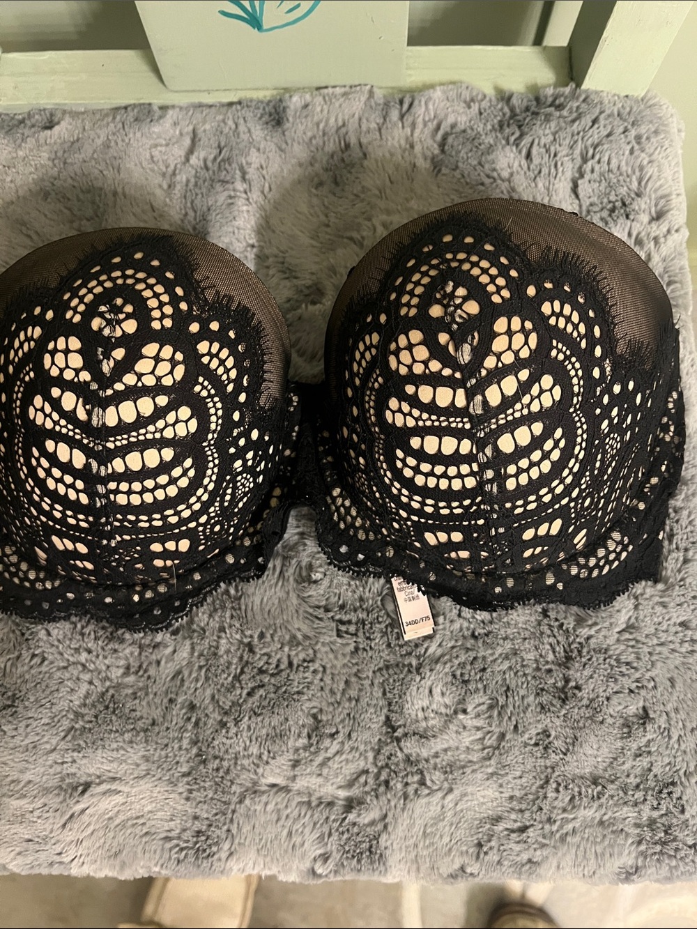 Victoria’s Secret Dream Angels strapless bra 34DD